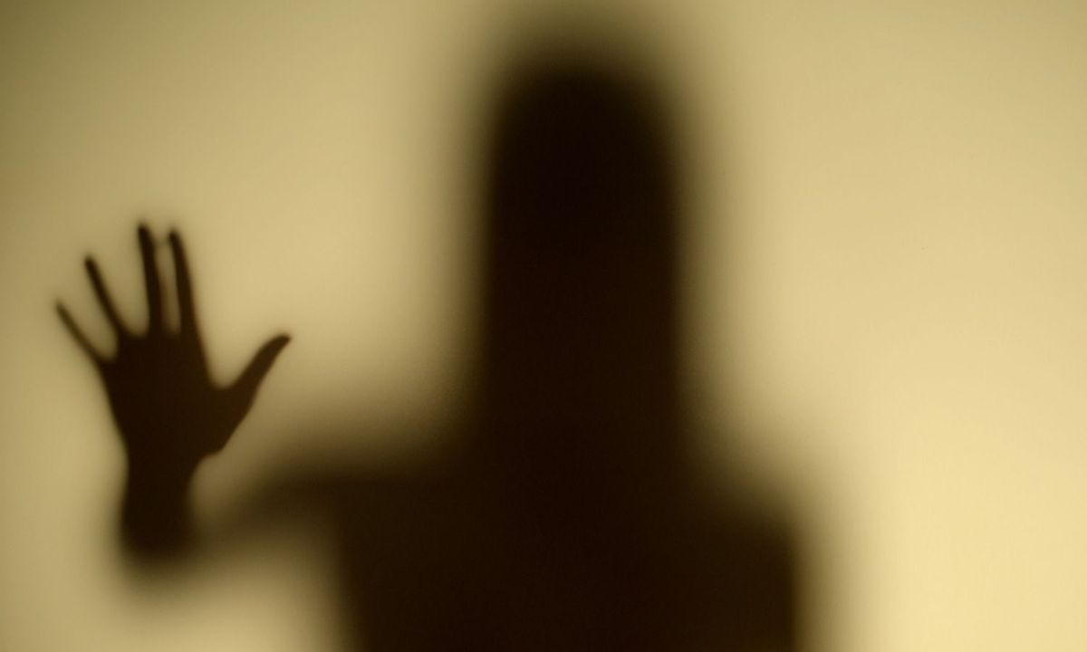 Shadow Captions for Instagram